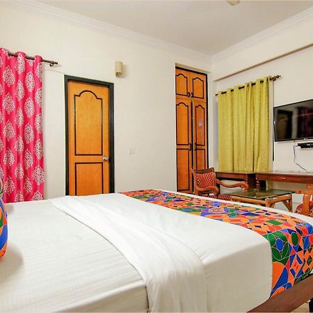 Fabhotel Singh Suite Gurgáon Kültér fotó