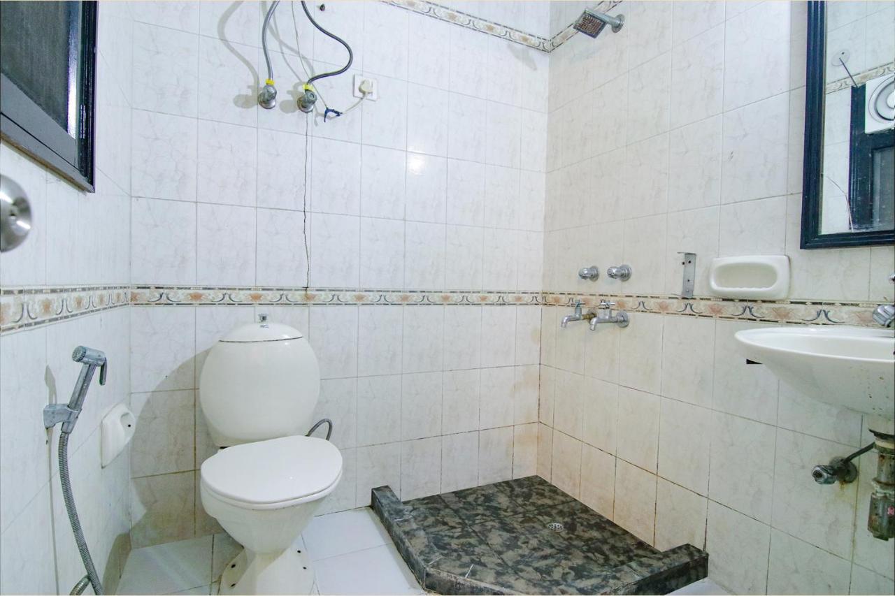 Fabhotel Singh Suite Gurgáon Kültér fotó