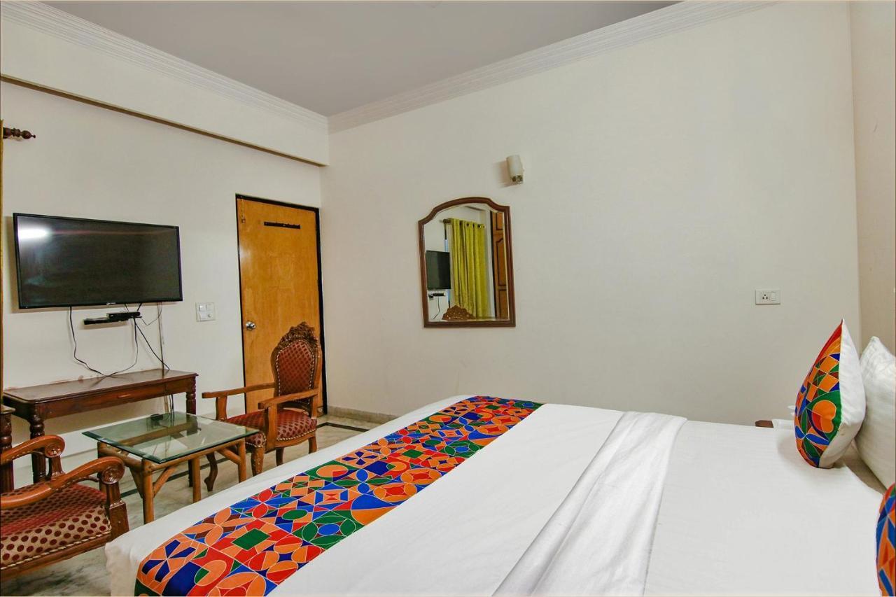 Fabhotel Singh Suite Gurgáon Kültér fotó