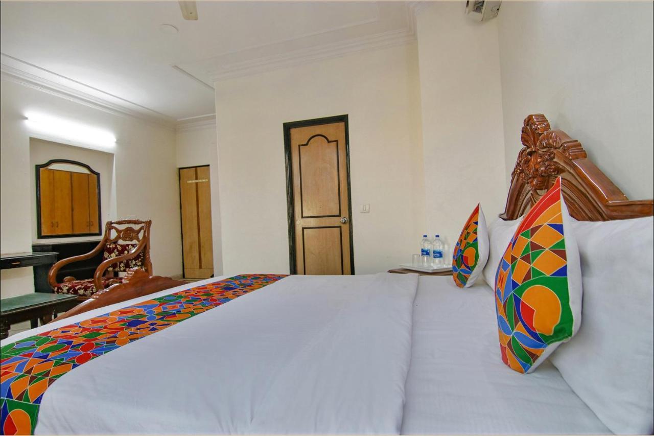 Fabhotel Singh Suite Gurgáon Kültér fotó