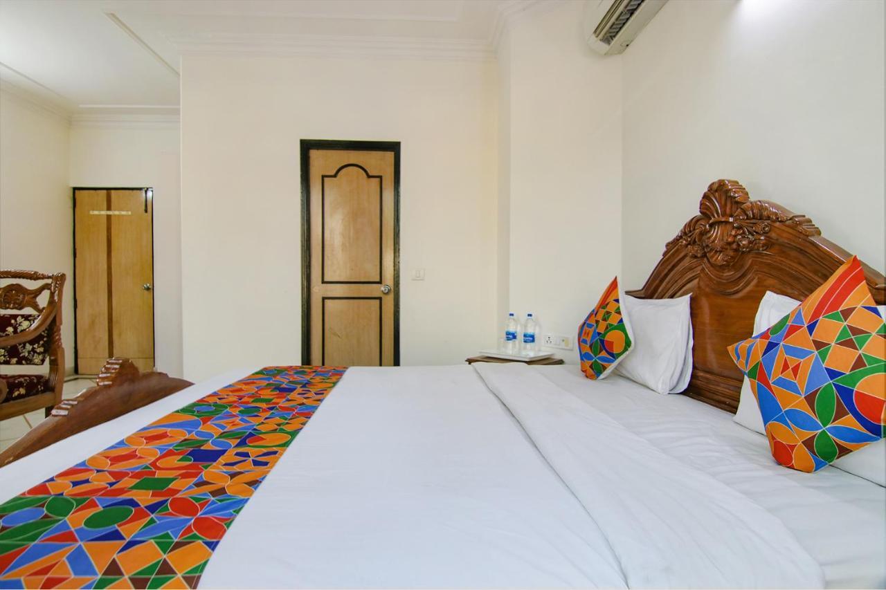 Fabhotel Singh Suite Gurgáon Kültér fotó