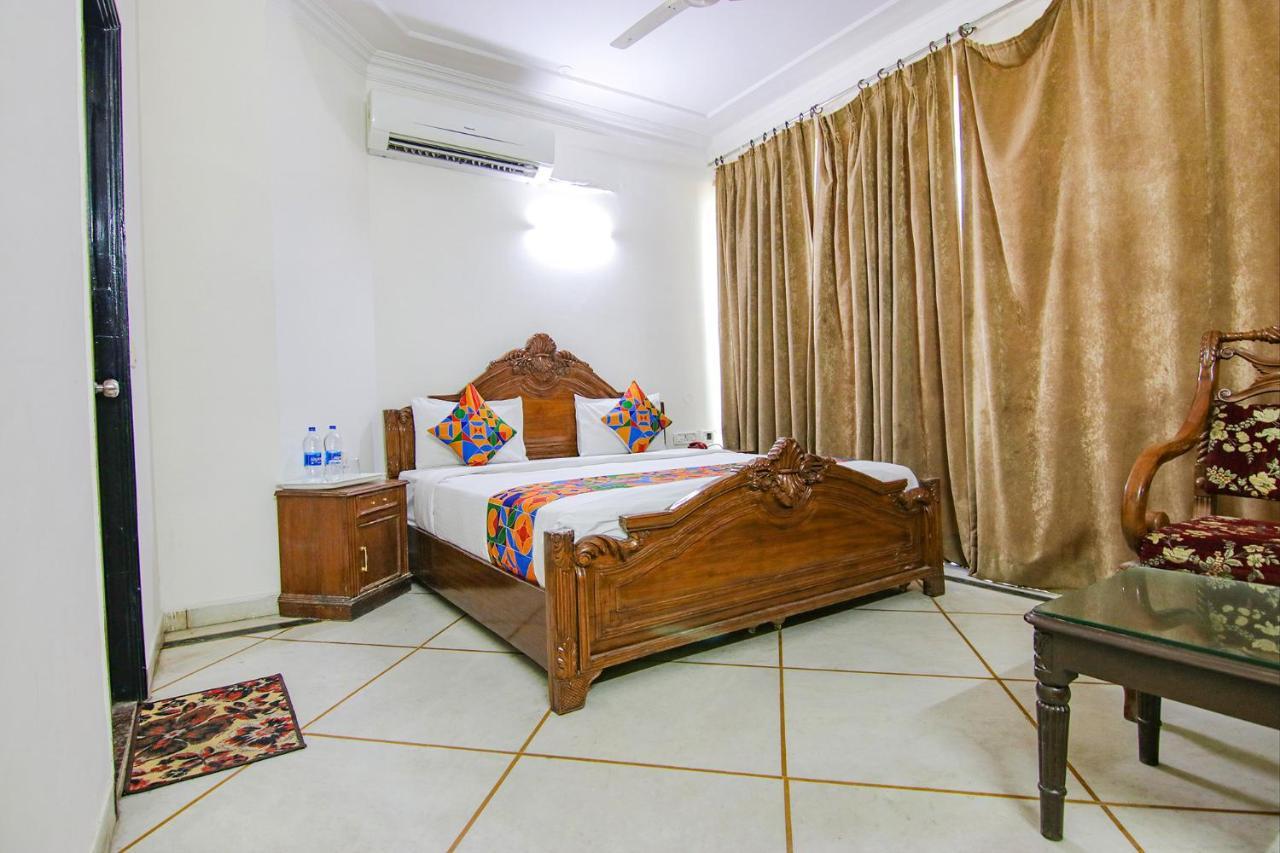 Fabhotel Singh Suite Gurgáon Kültér fotó