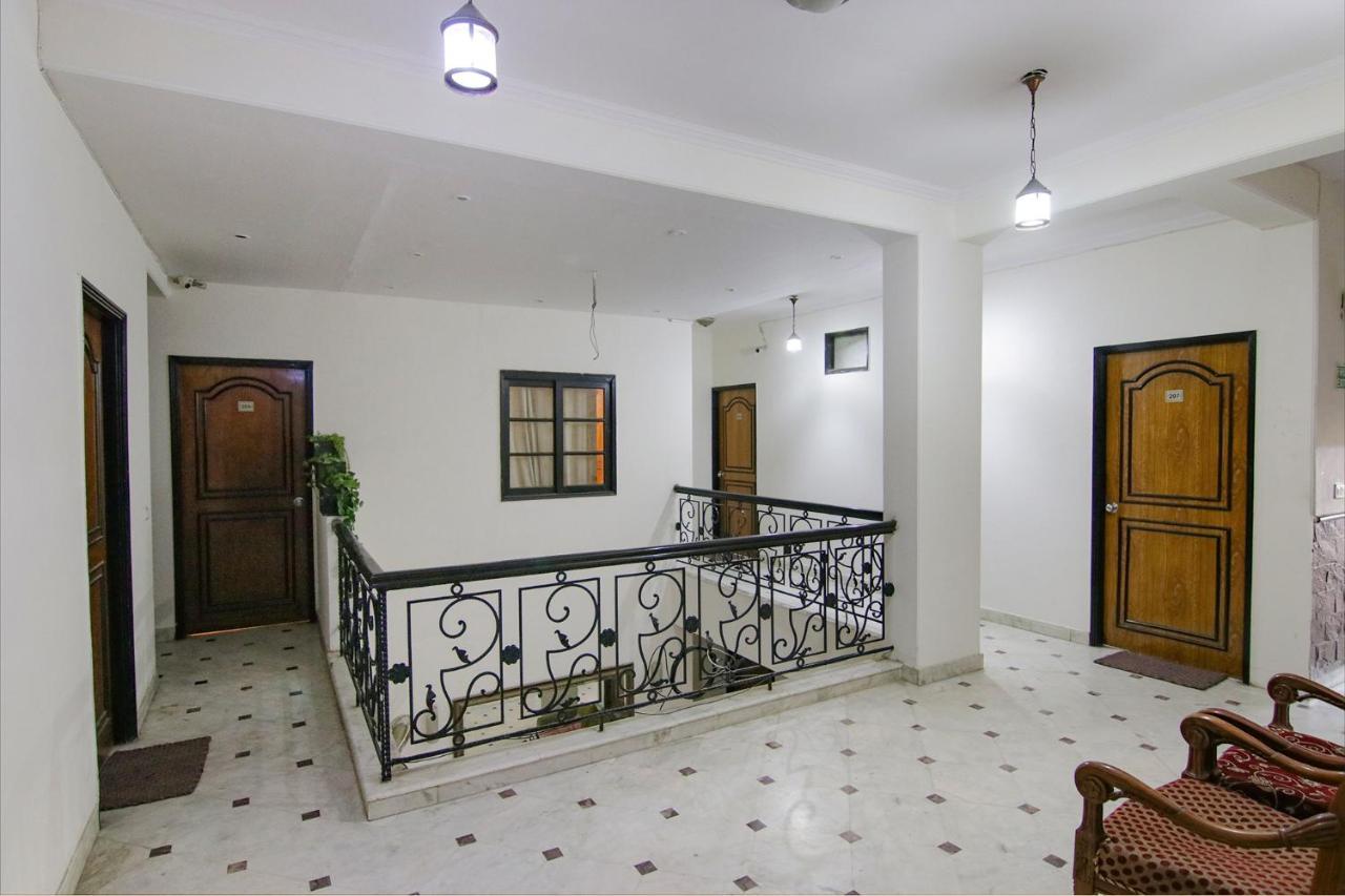 Fabhotel Singh Suite Gurgáon Kültér fotó