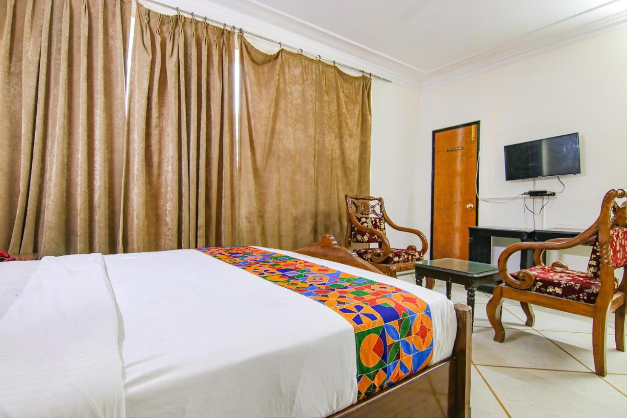 Fabhotel Singh Suite Gurgáon Kültér fotó