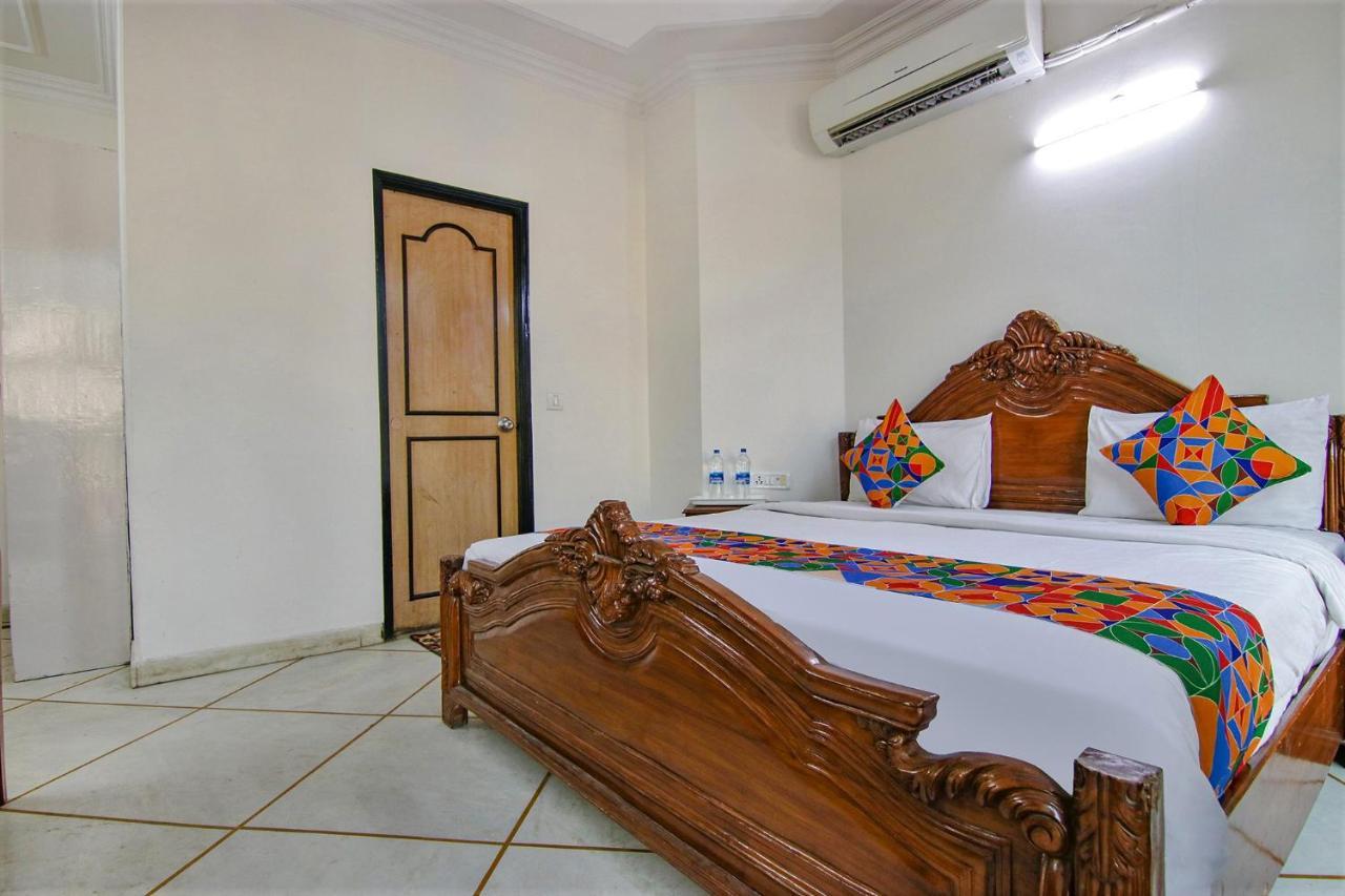 Fabhotel Singh Suite Gurgáon Kültér fotó