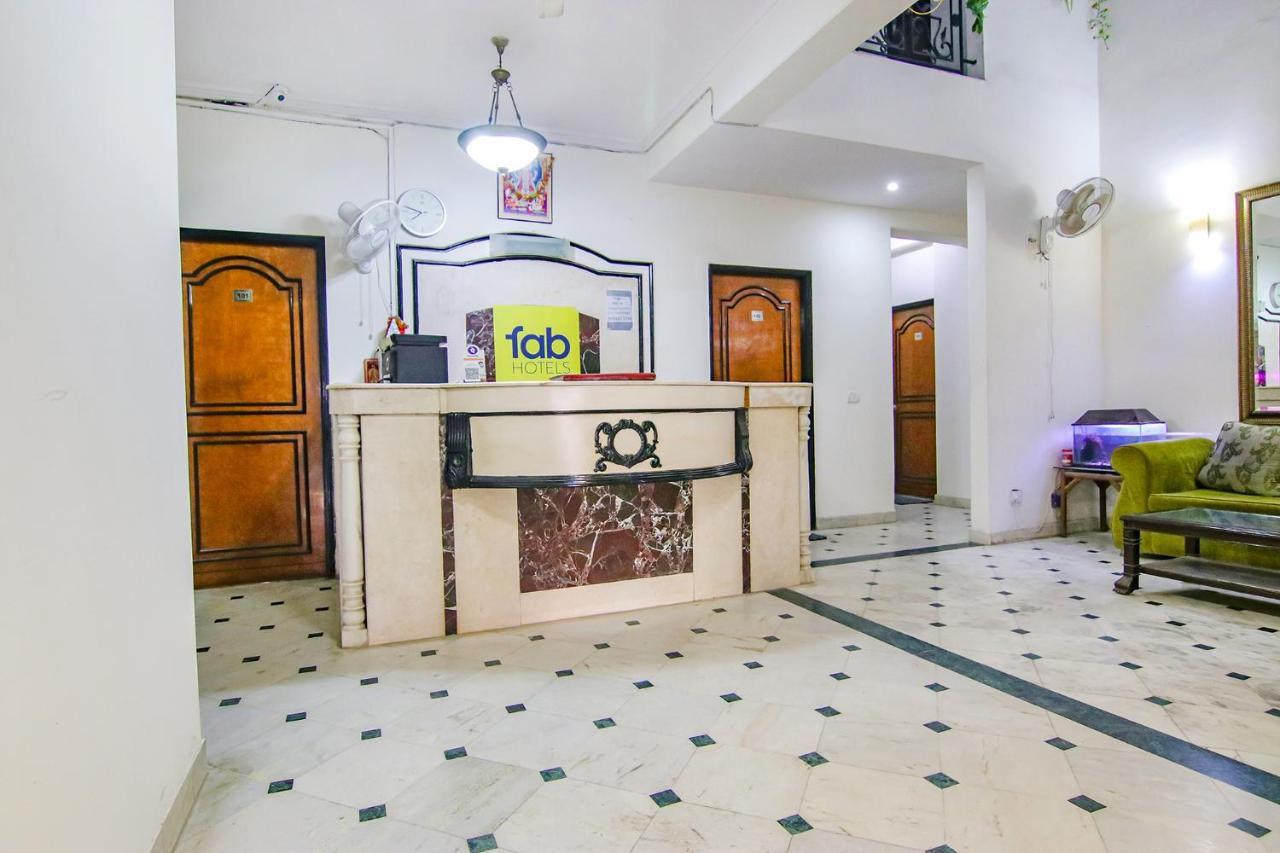 Fabhotel Singh Suite Gurgáon Kültér fotó