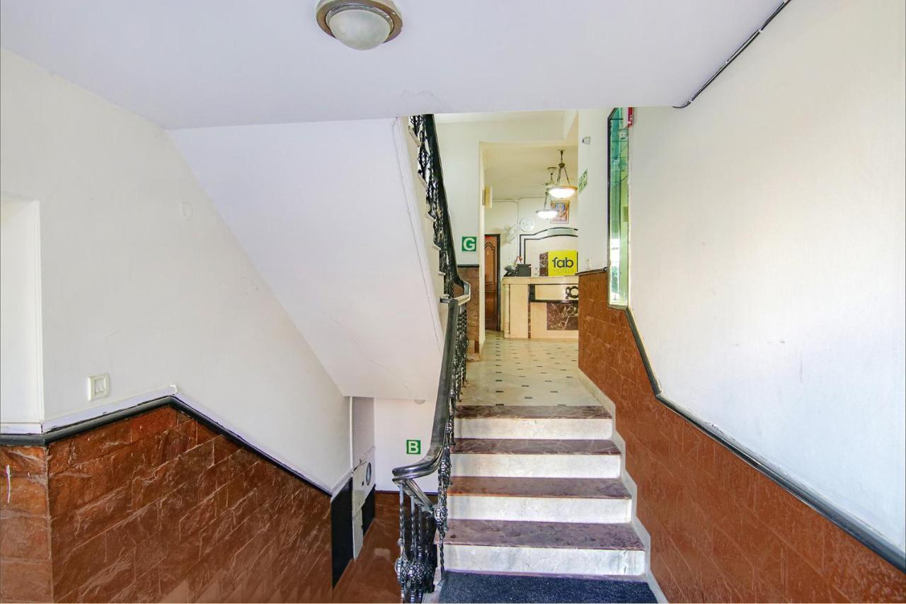 Fabhotel Singh Suite Gurgáon Kültér fotó