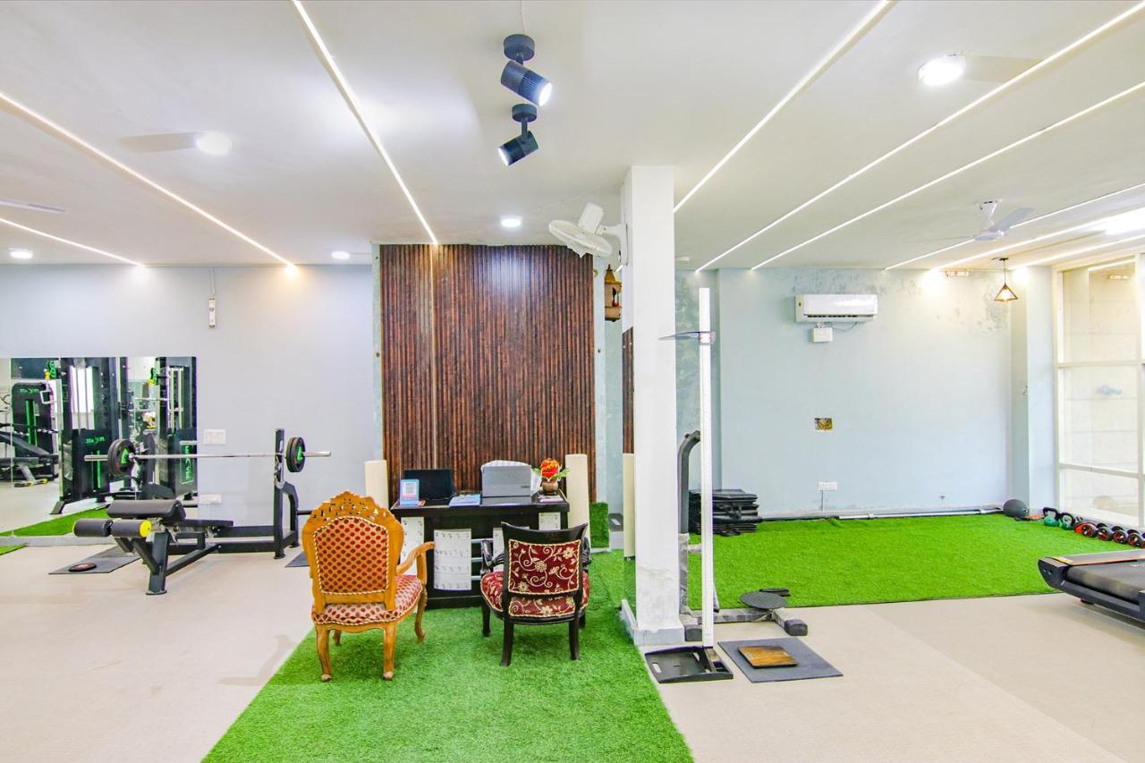Fabhotel Singh Suite Gurgáon Kültér fotó